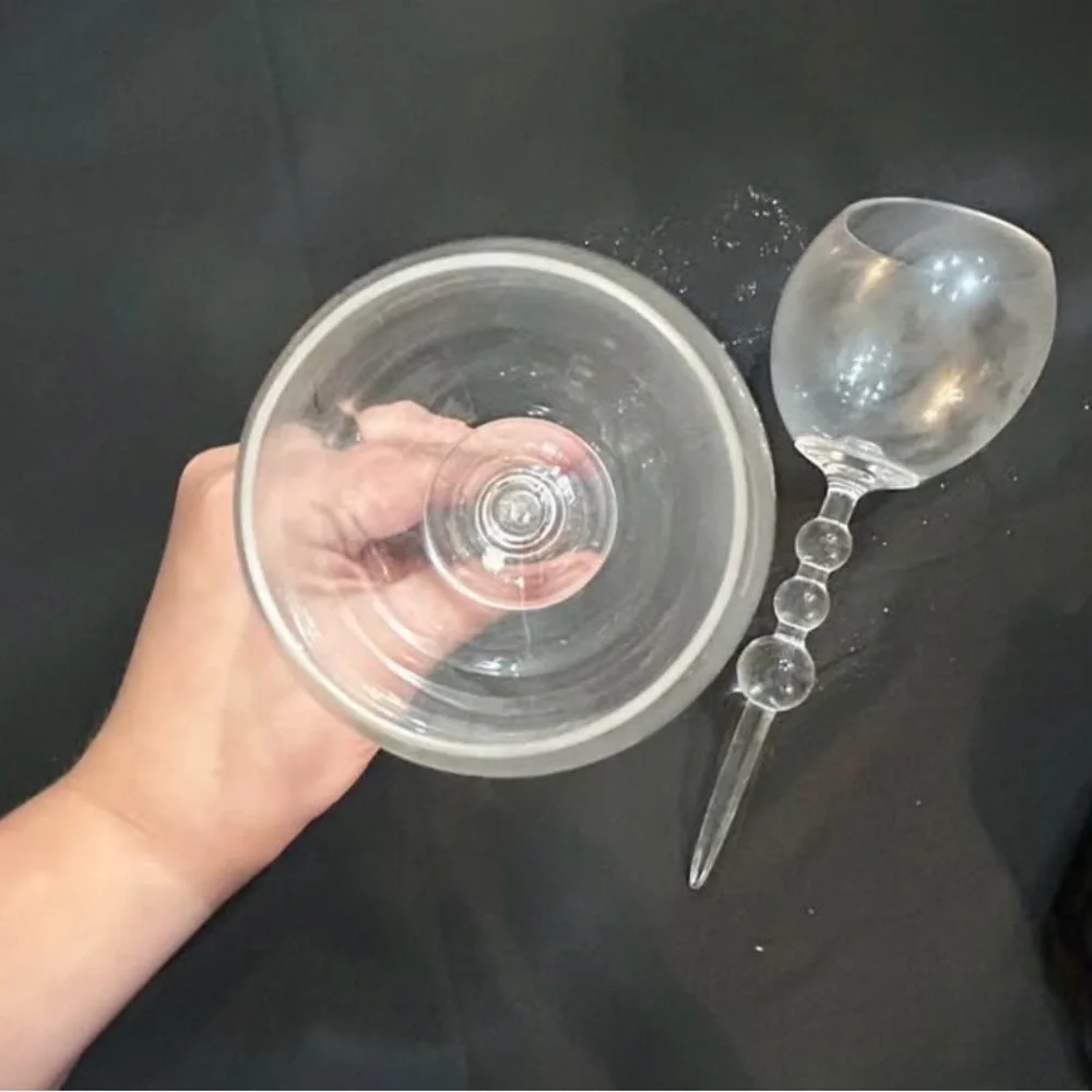 2 Matching Crofton Bubble Plastic Floating Wine Glasses Gently‎ Used Relaxing